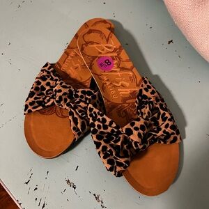 Leopard Knot Slide Sandals in Tan and Black - Women's